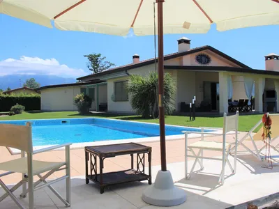 PoolOfHouse