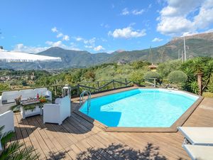 Ferienhaus für 8 Personen (250 m&sup2;) in Camaiore