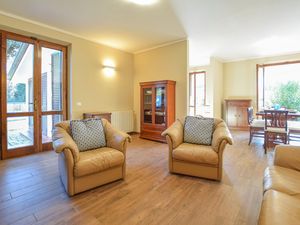 24002894-Ferienhaus-7-Camaiore-300x225-2