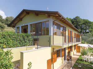 23729973-Ferienhaus-6-Camaiore-300x225-5