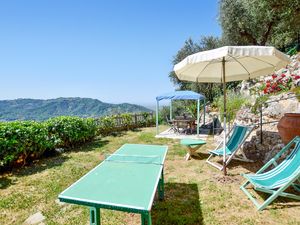 23744218-Ferienhaus-7-Camaiore-300x225-3