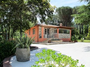 23848264-Ferienhaus-6-Camaiore-300x225-1