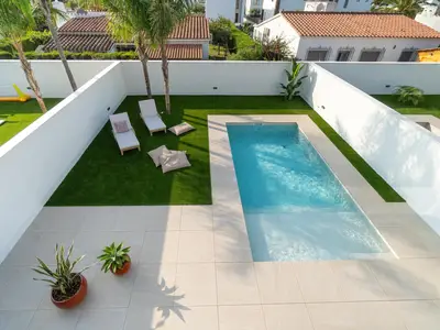 PoolOfHouse