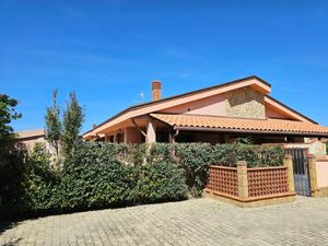 Ferienhaus für 8 Personen (150 m²) in Campofelice di Roccella