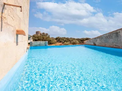 PoolOfHouse