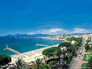 23842164-Ferienhaus-4-Cannes-300x225-5