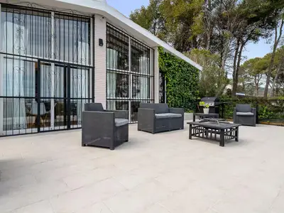 house house