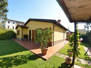 23549095-Ferienhaus-6-Capannori-300x225-1