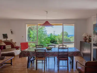 DiningRoom
