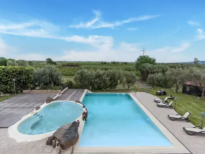 PoolOfHouse
