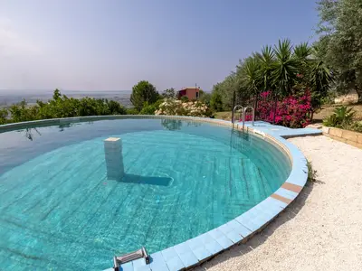 PoolOfHouse