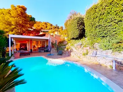 PoolOfHouse