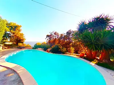 PoolOfHouse