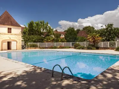 PoolOfHouse
