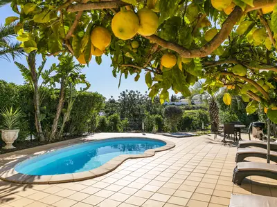 PoolOfHouse
