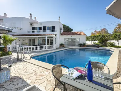 PoolOfHouse