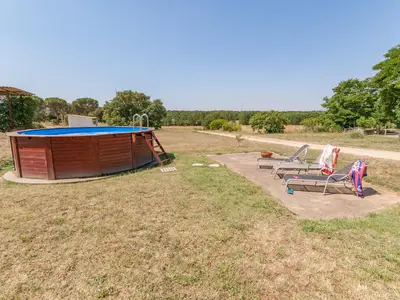 PoolOfHouse