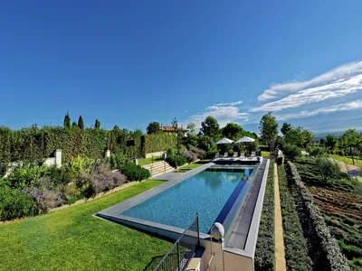 PoolOfHouse