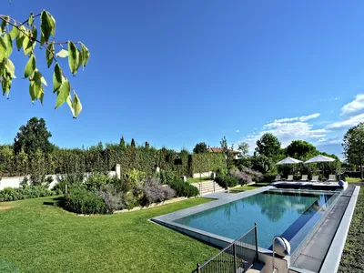 PoolOfHouse