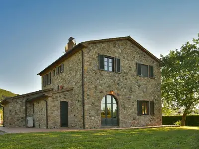 Ferienhaus für 8 Personen (250 m²) in Castellina Marittima 1/10