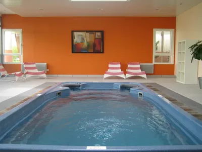 PoolOfHouse