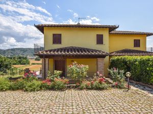 23767992-Ferienhaus-6-Castiglione Del Lago-300x225-1