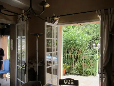 Zutritt zum Essbereich und der Terrasse
