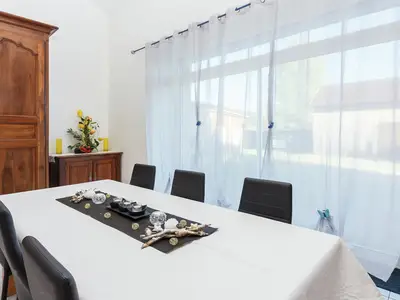 DiningRoom