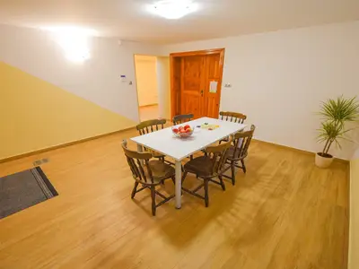 DiningRoom