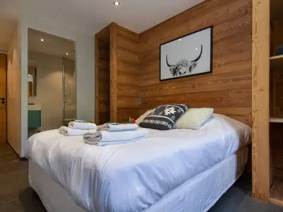 Drittes Schlafzimmer im Erdgeschoss mit eigenem Bad