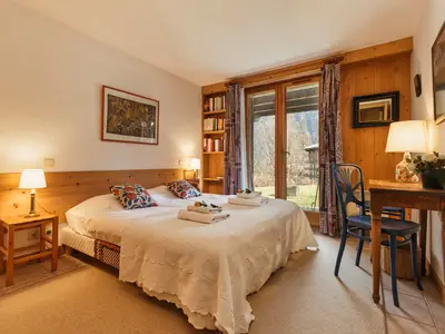 Erstes Schlafzimmer mit Außenzugang