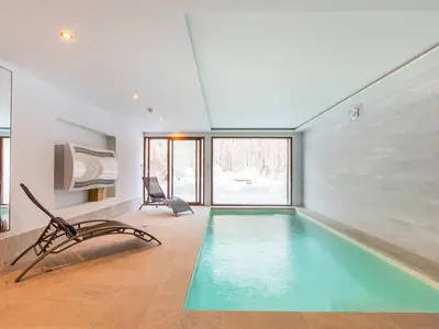 PoolOfHouse