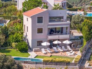 23984377-Ferienhaus-8-Chania-300x225-1