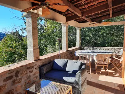 Belüftete überdachte Panoramaterrasse