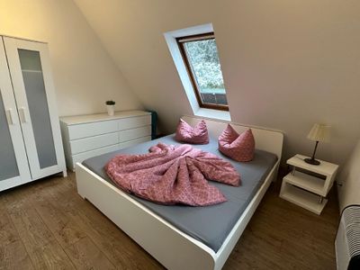 Schlafzimmer mit Doppelbett 1,90*2,00m