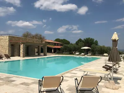 PoolOfHouse