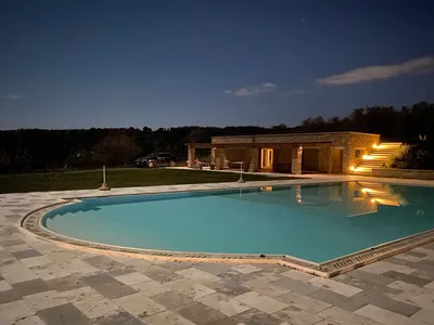 PoolOfHouse