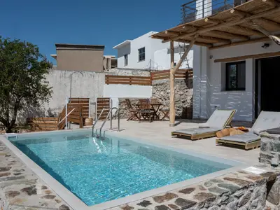 PoolOfHouse