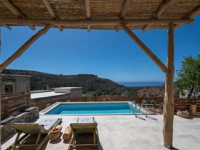 PoolOfHouse