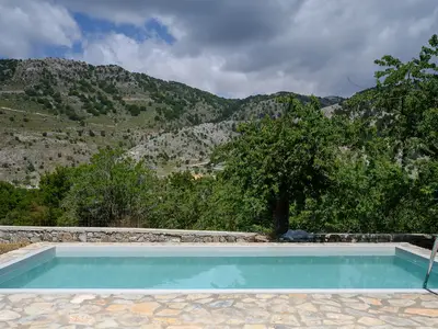 PoolOfHouse