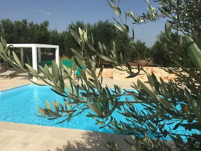 PoolOfHouse