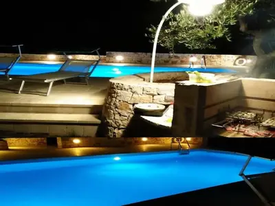 PoolOfHouse