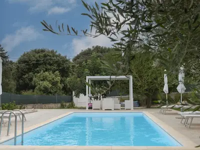 PoolOfHouse