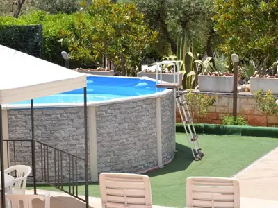 PoolOfHouse