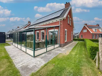 Außenseite Ferienhaus [Sommer]