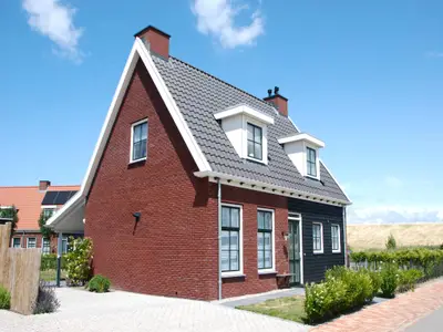 Außenseite Ferienhaus [Sommer]