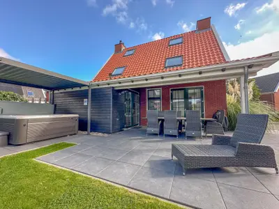 Außenseite Ferienhaus [Sommer]