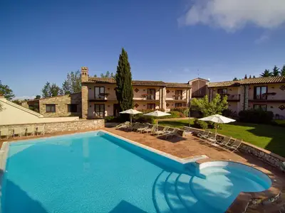 PoolOfHouse
