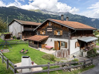 Ferienhaus Cresta - gemütlicher Sitzplatz mit Kamin