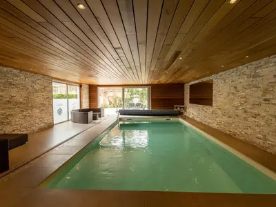 PoolOfHouse
